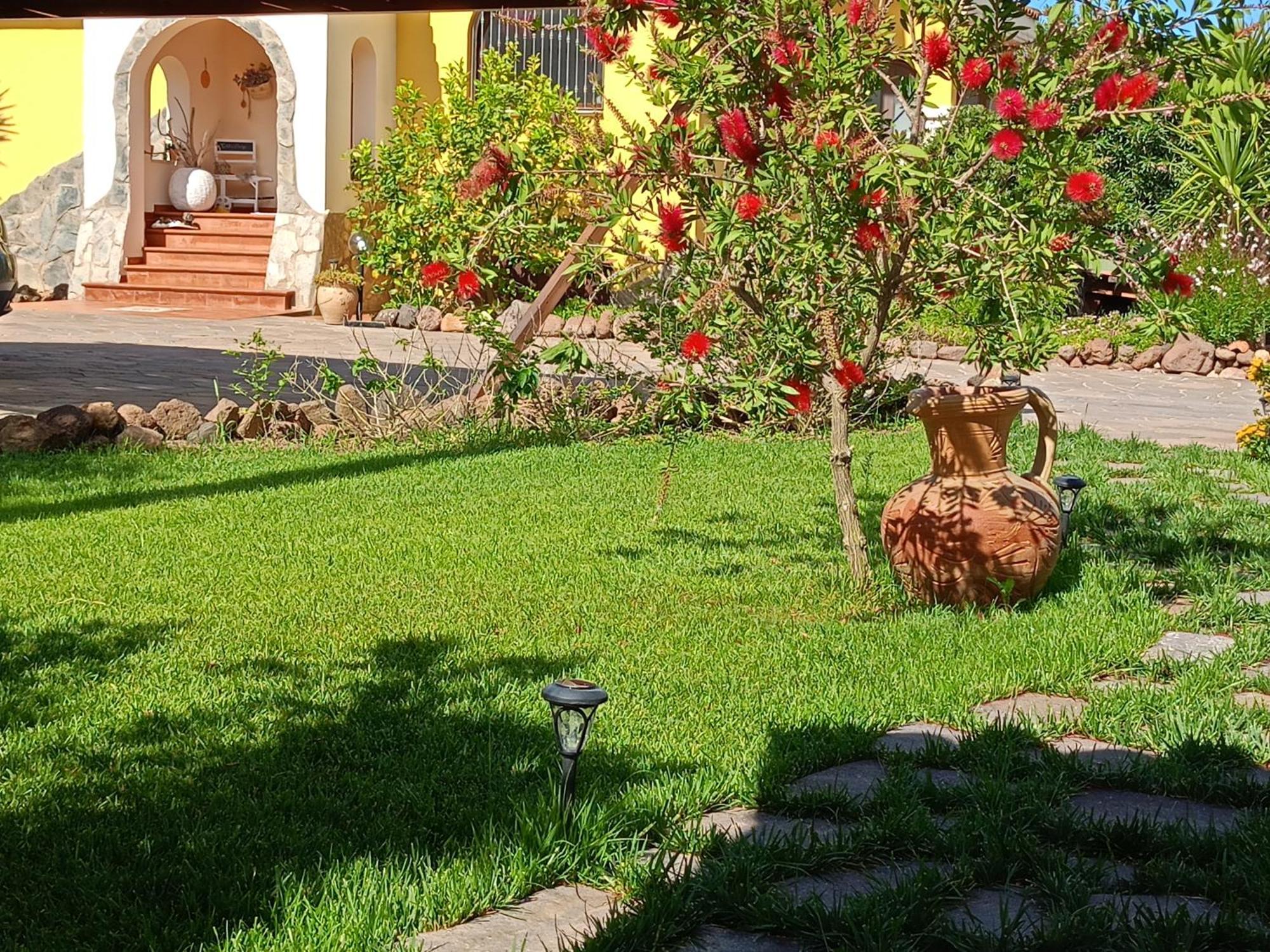 Villa Saige , Piscina Con Idromassaggio Алгеро Екстериор снимка