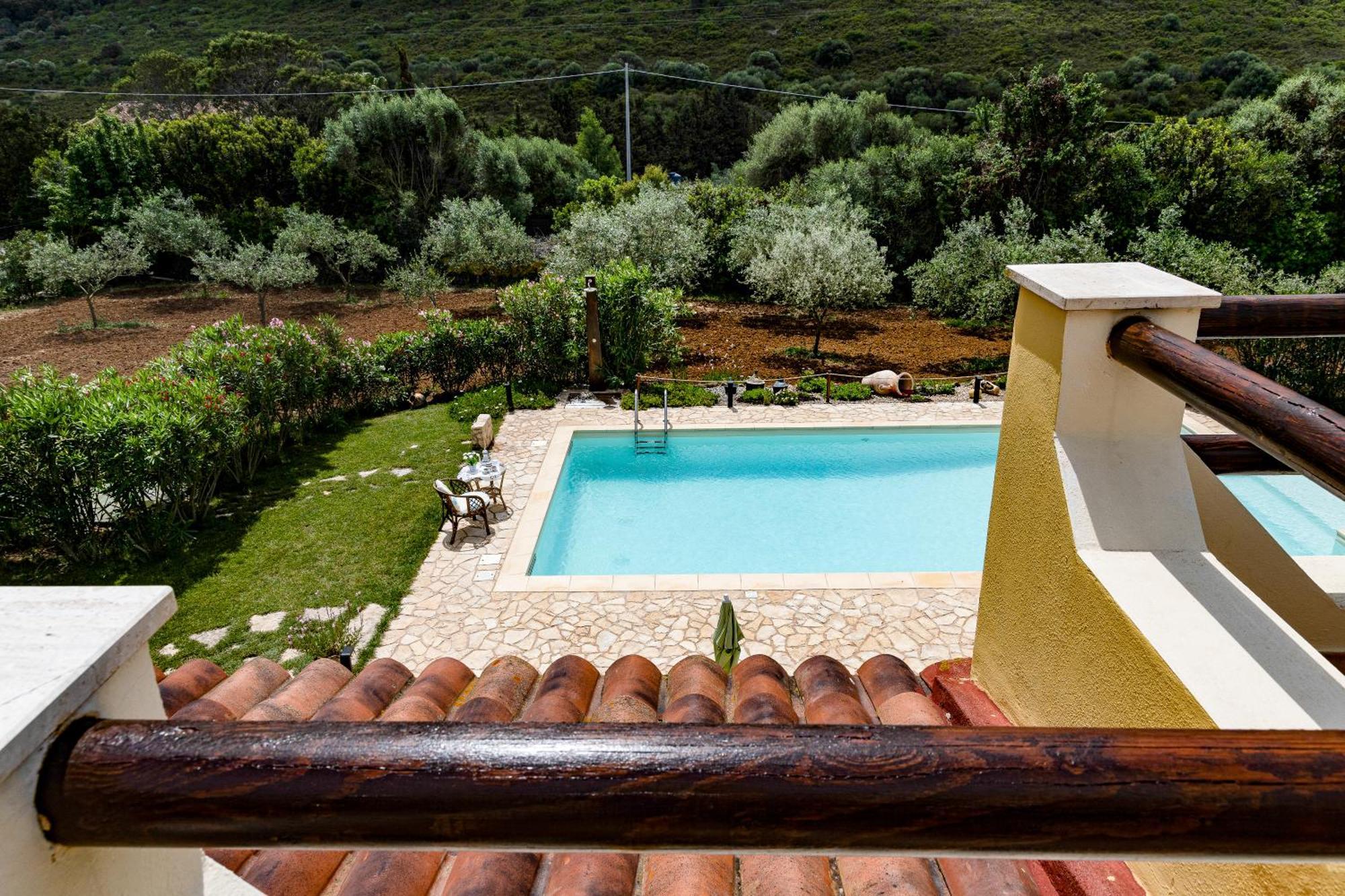 Villa Saige , Piscina Con Idromassaggio Алгеро Екстериор снимка