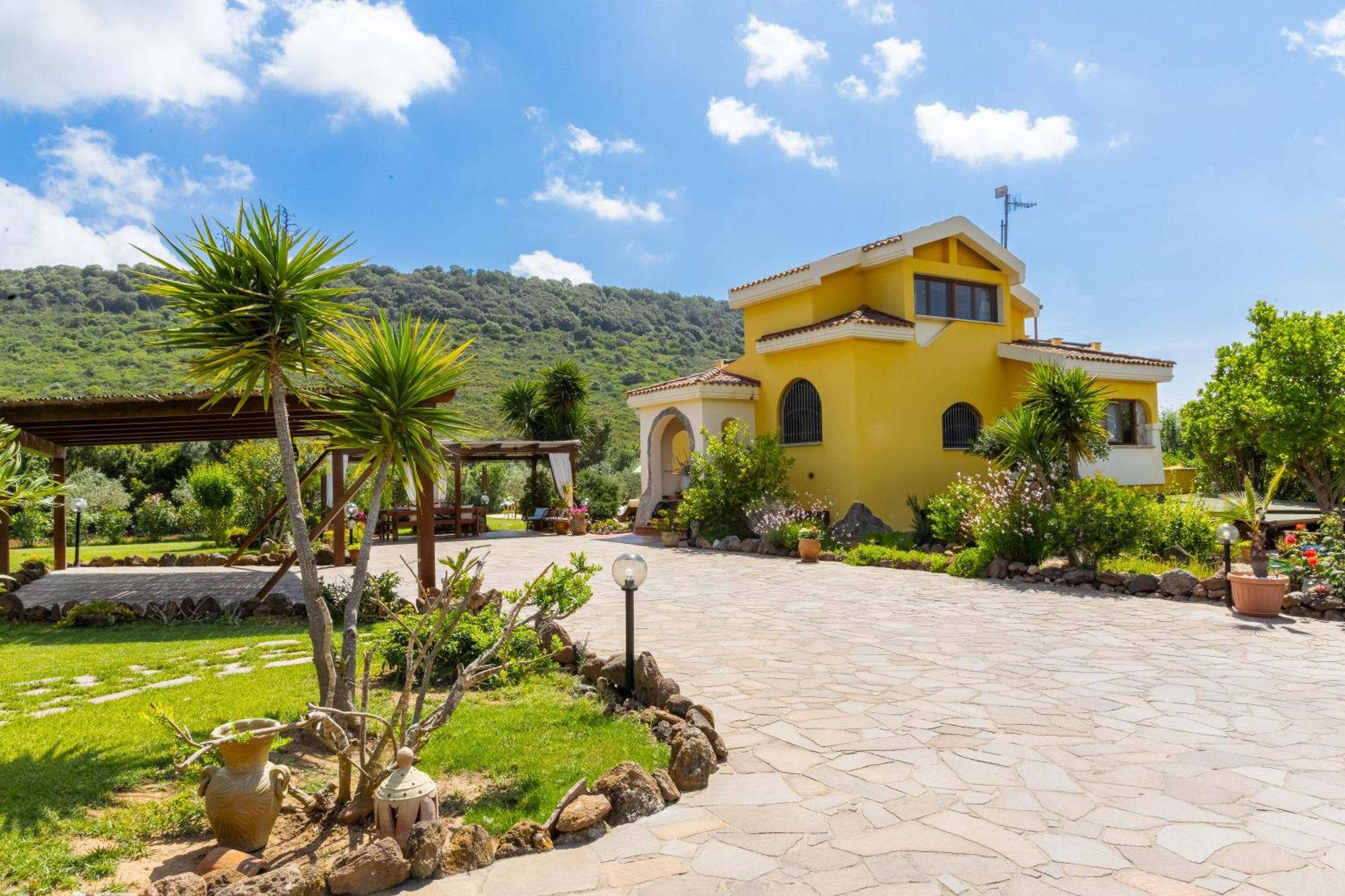 Villa Saige , Piscina Con Idromassaggio Алгеро Екстериор снимка